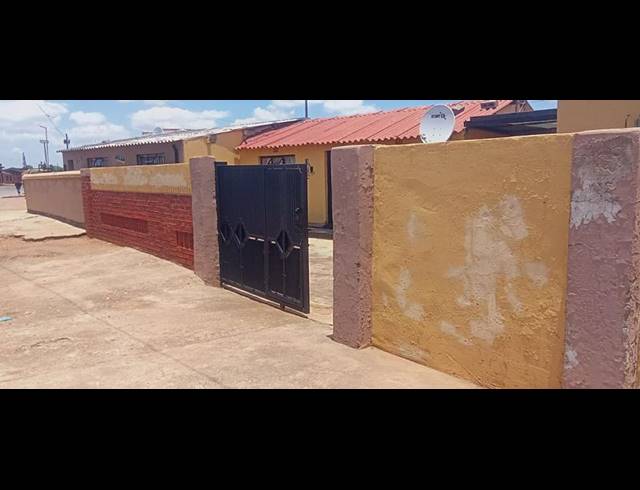 2 BEDROOM HOUSE FOR SALE IN PIMVILLE ZONE 6